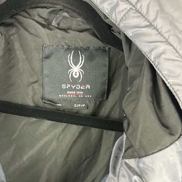 SPYDER Gray Hooded S/P/P puffer Jacket zippered good used condition - Picture 2 of 5